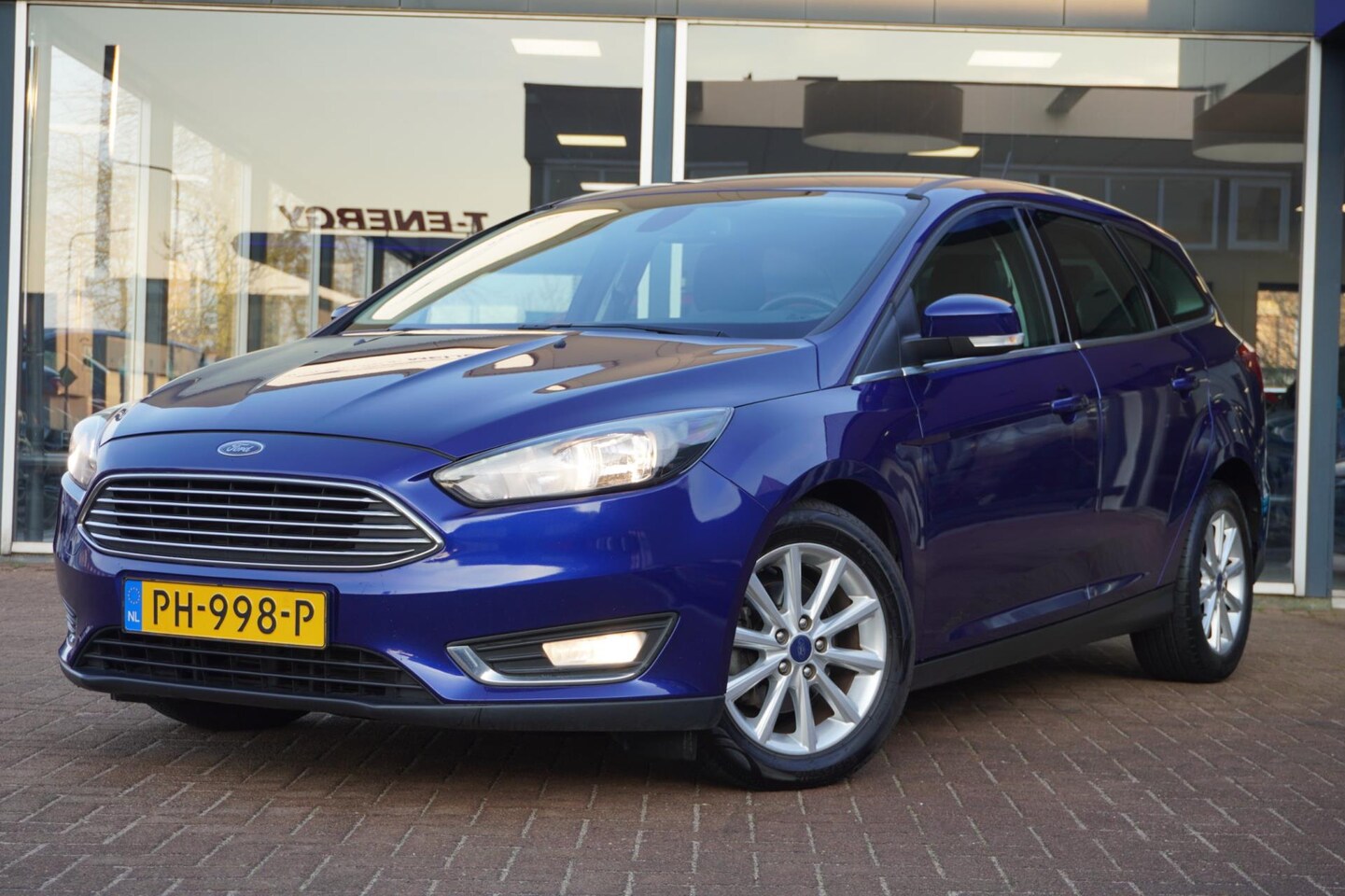 Ford Focus Wagon - 1.0 Titanium | Airco | Navigatie | Elek. pakket | 2017 | Vol opties | Inruil mogelijk - AutoWereld.nl