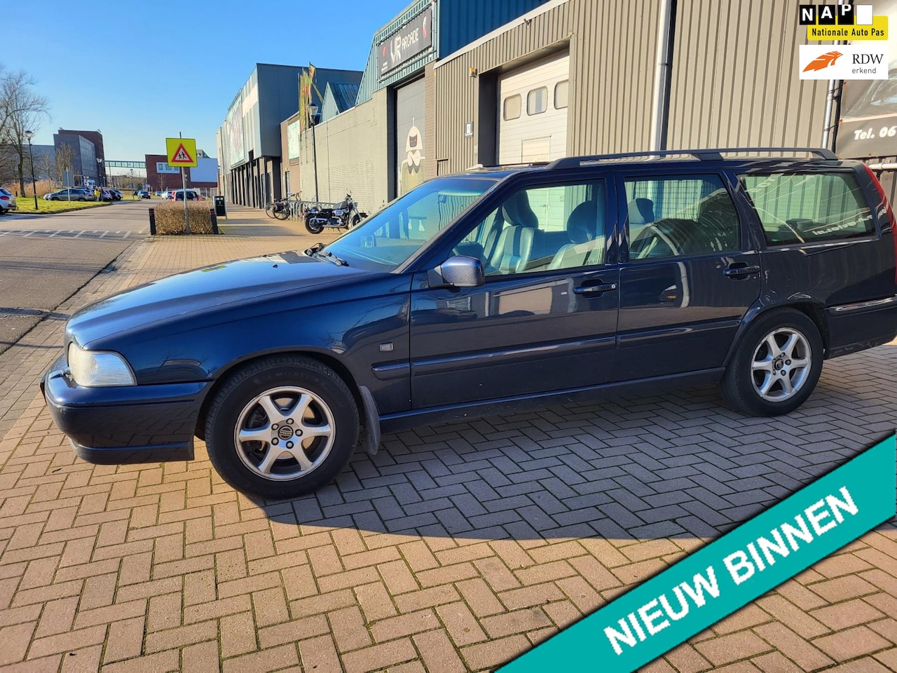 Volvo V70 - 2.5 D Comfort 2.5 D Comfort - AutoWereld.nl