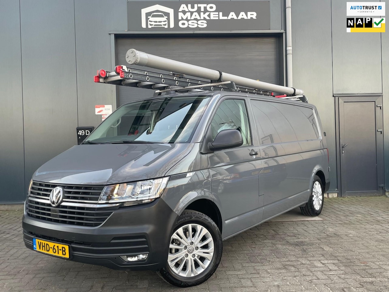 Volkswagen Transporter - 2.0 TDI L2H1 28 CRUISE AIRCO CARPLAY NAVI BLUETHOOTH DAB DAKDRAGERS LM VELGEN - AutoWereld.nl