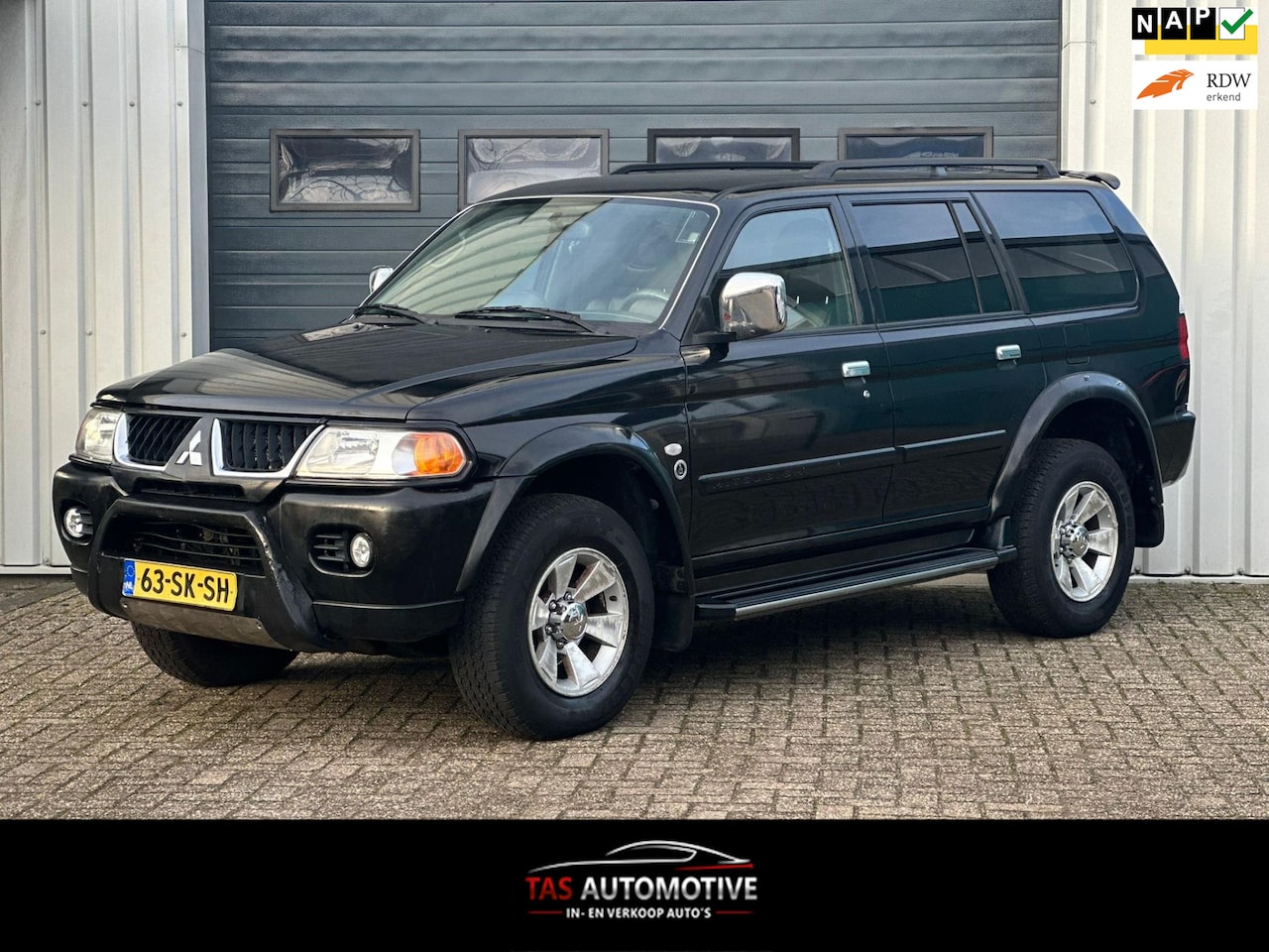 Mitsubishi Pajero Sport - 3.0 V6 Intense 4x4 / AUTOMAAT / LEER - AutoWereld.nl