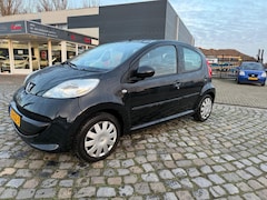 Peugeot 107 - 1.0-12V XS