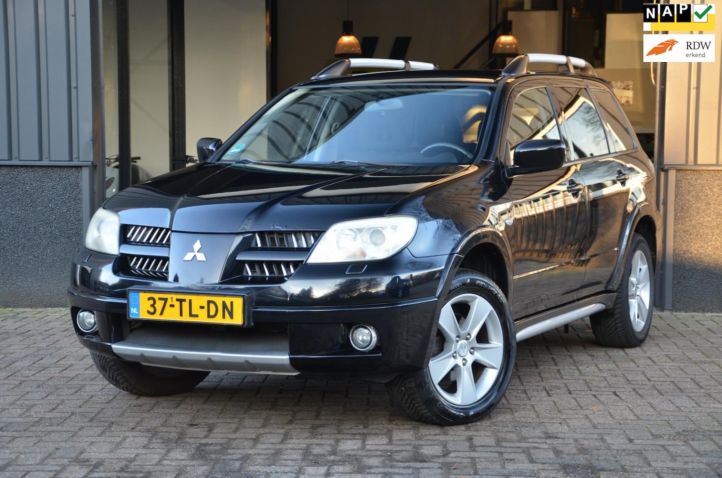 Mitsubishi Outlander Sport - 2.4 Invite Scott 4WD APK 12/25|TREKHAAK|HOGE INSTAP - AutoWereld.nl