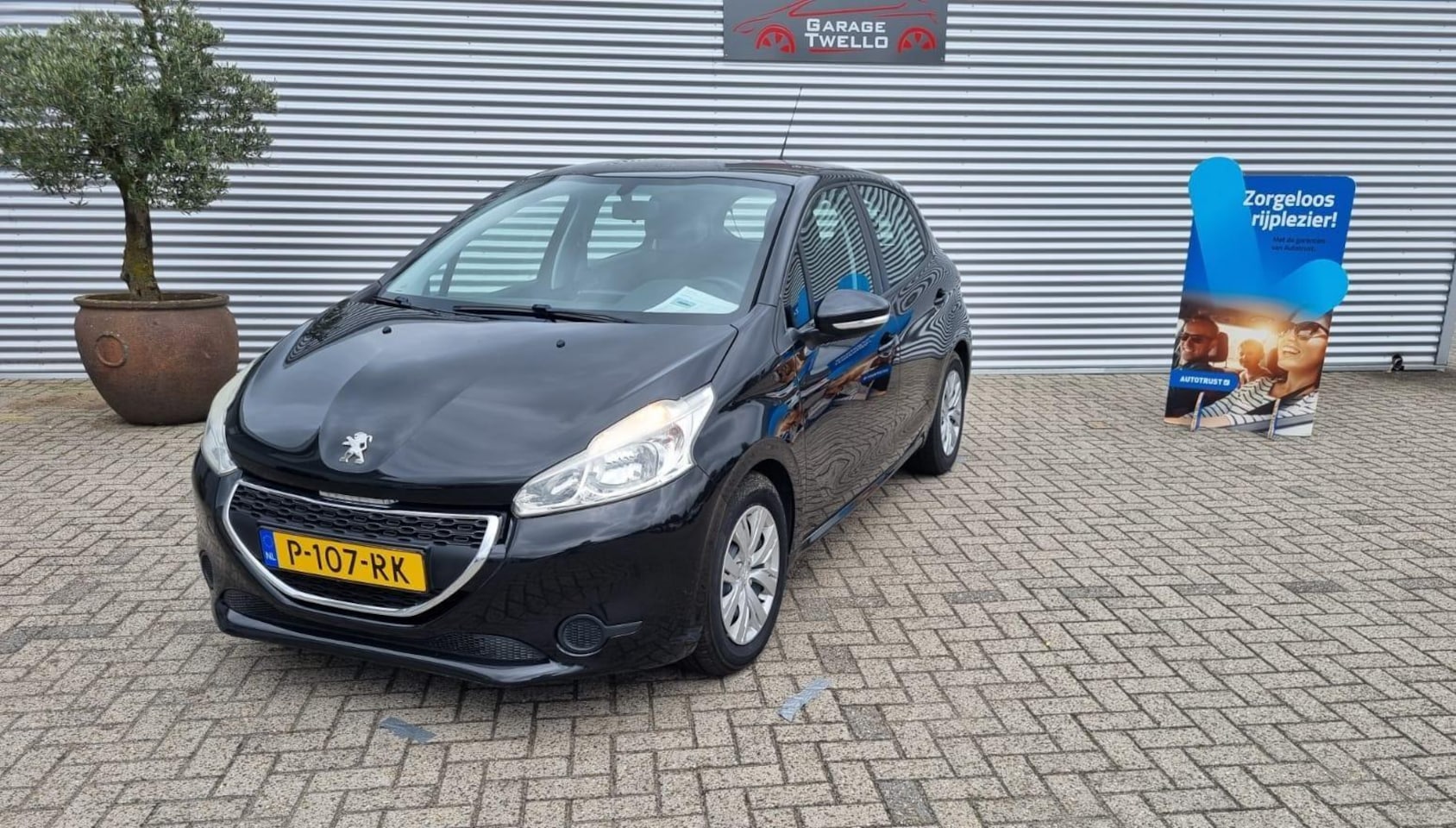 Peugeot 208 - 1.4 VTi ,96kw met groot display ,airco,cruise control, centrale vergrendeling - AutoWereld.nl