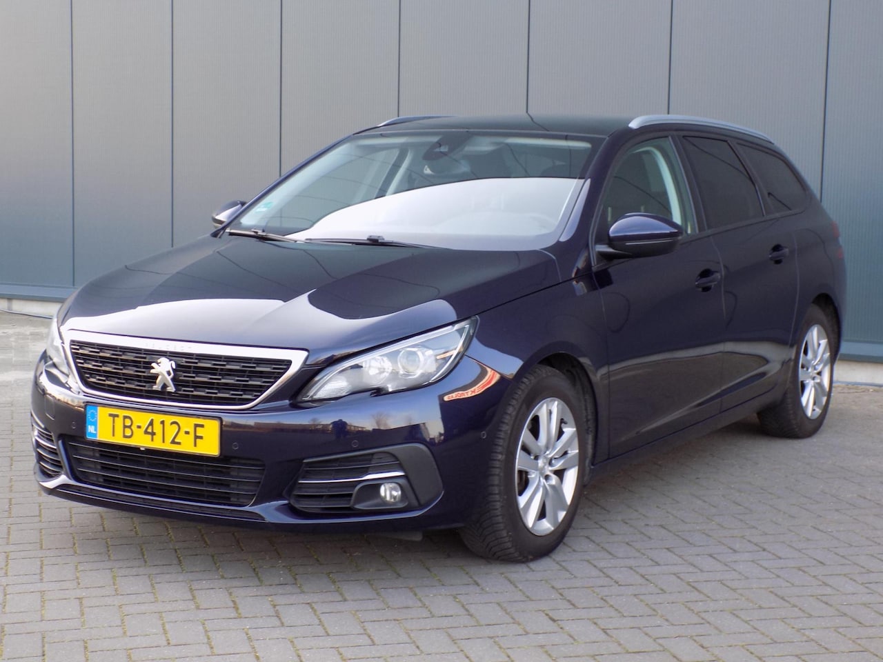 Peugeot 308 SW - 1.2 PureTech Blue Lease Executive 6-Bak - AutoWereld.nl