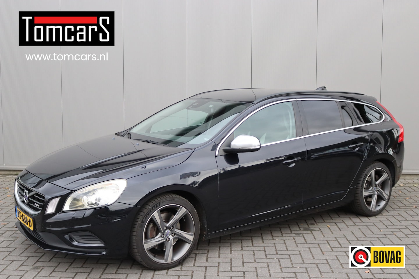 Volvo V60 - 3.0 T6 305PK Automaat AWD R-Design Navigatie/Adaptive-Xenon/Stoelverwarming - AutoWereld.nl