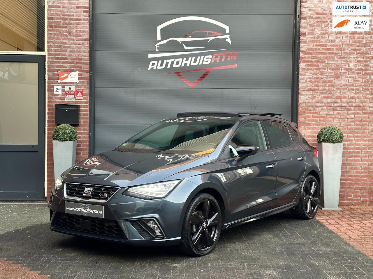 Seat Ibiza - 1.0 TSI FR Black Edition Pano Cruise Cam Virtual Led Alca - AutoWereld.nl