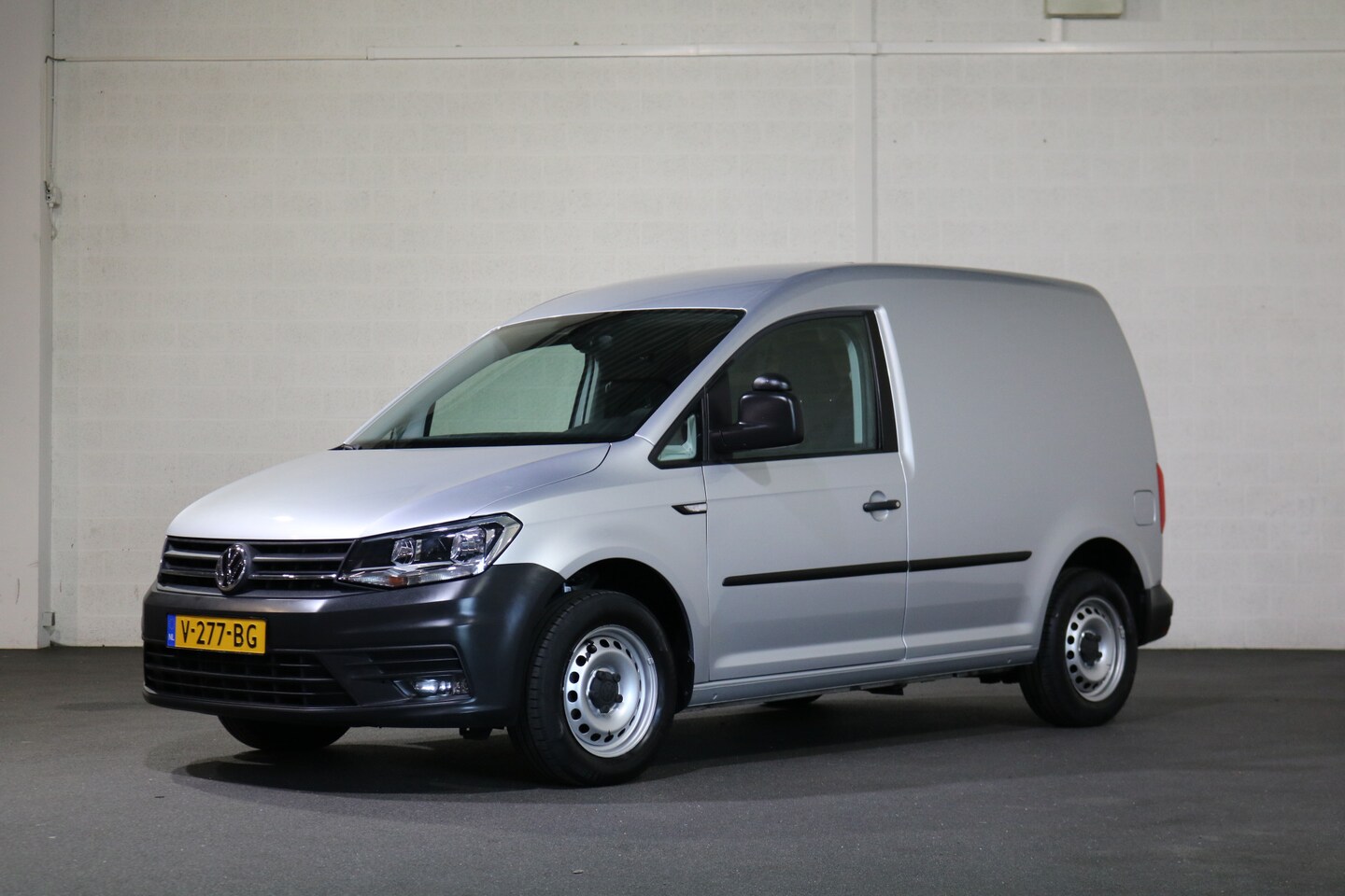 Volkswagen Caddy - 2.0 TDI 102pk Airco Navigatie Trekhaak - AutoWereld.nl