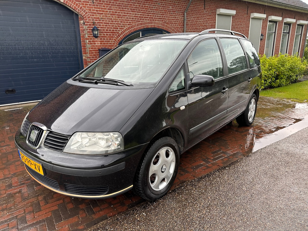 Seat Alhambra - 2.0 Stella apk t/m 10-02-2025 7 persoons - AutoWereld.nl