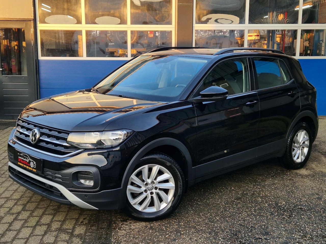 Volkswagen T-Cross - 1.0 TSI 95PK / Cruise control / Dodehoeksensor / Stoelverwarming / Bluetooth / Parkeersens - AutoWereld.nl