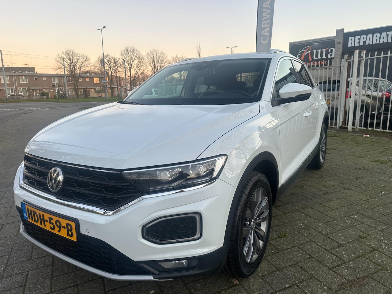 Volkswagen T-Roc - 1.5 TSI Sport Business R 1.5 TSI Sport Business R - AutoWereld.nl