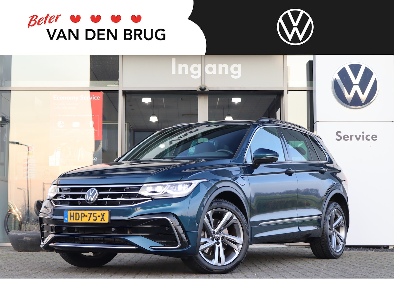 Volkswagen Tiguan - 1.4 TSI 245 pk DSG eHybrid R-Line Business | Navigatie | Zwenkbare Trekhaak | IQ Light | C - AutoWereld.nl