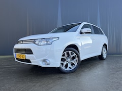 Mitsubishi Outlander - 2.0 PHEV Intense + XENON HALF LEER CRUISE ECC 4WD TREKHAAK