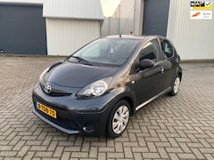 Toyota Aygo - 1.0 VVT-i Now / Airco / 5 drs / NAP