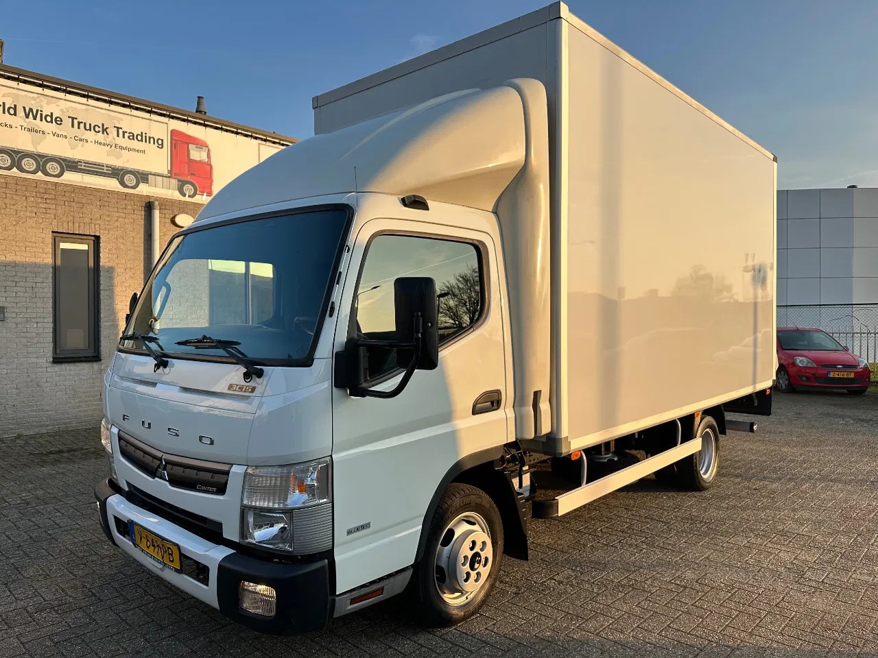 Fuso Canter - CANTER 3C15 + LIFT + 3 SEATS + APK/TUV + 6 TIRES + NL VAN - AutoWereld.nl