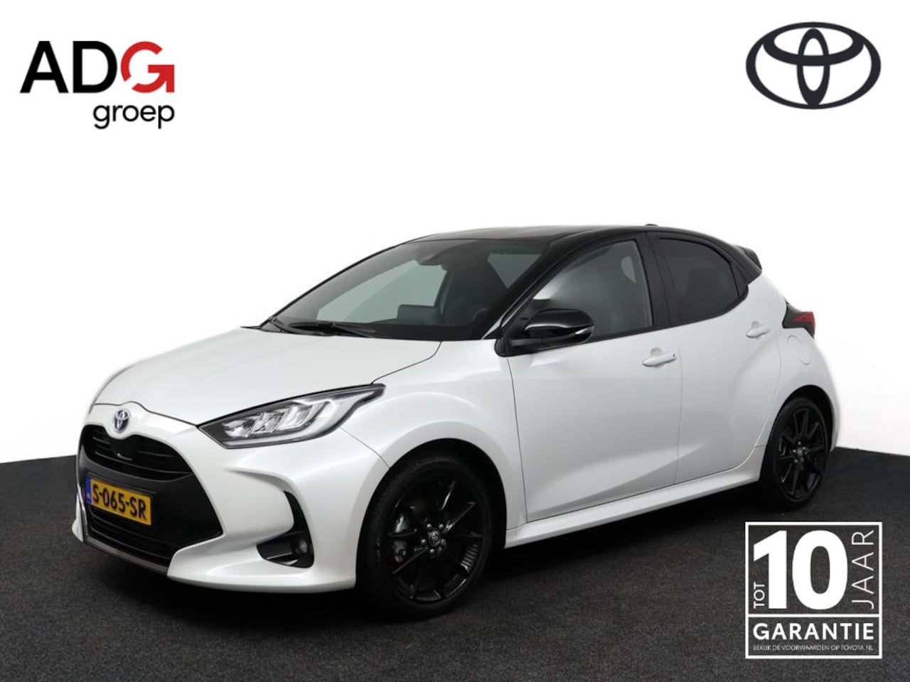 Toyota Yaris - 1.5 Hybrid Executive Limited | 17 Inch | Stoelverwarming | Navigatie | Half Leder | - AutoWereld.nl