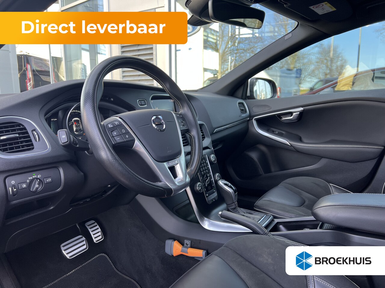 Volvo V40 - T3 Polar+ Sport R-Design | Panoramadak | Harman/Kardon | LED | Camera | DAB | Keyless Entr - AutoWereld.nl