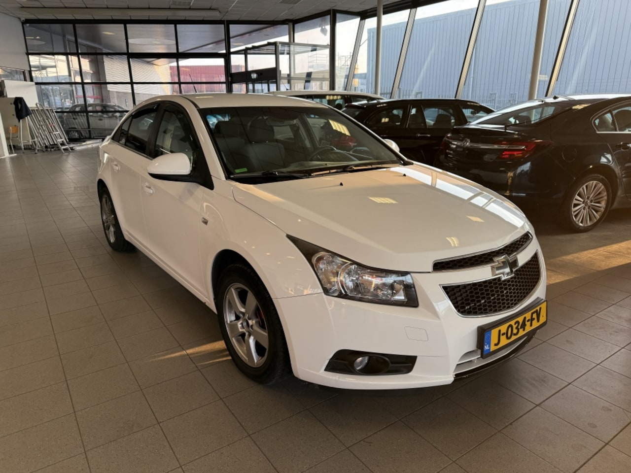 Chevrolet Cruze - 1.6 LE 1.6 LE - AutoWereld.nl