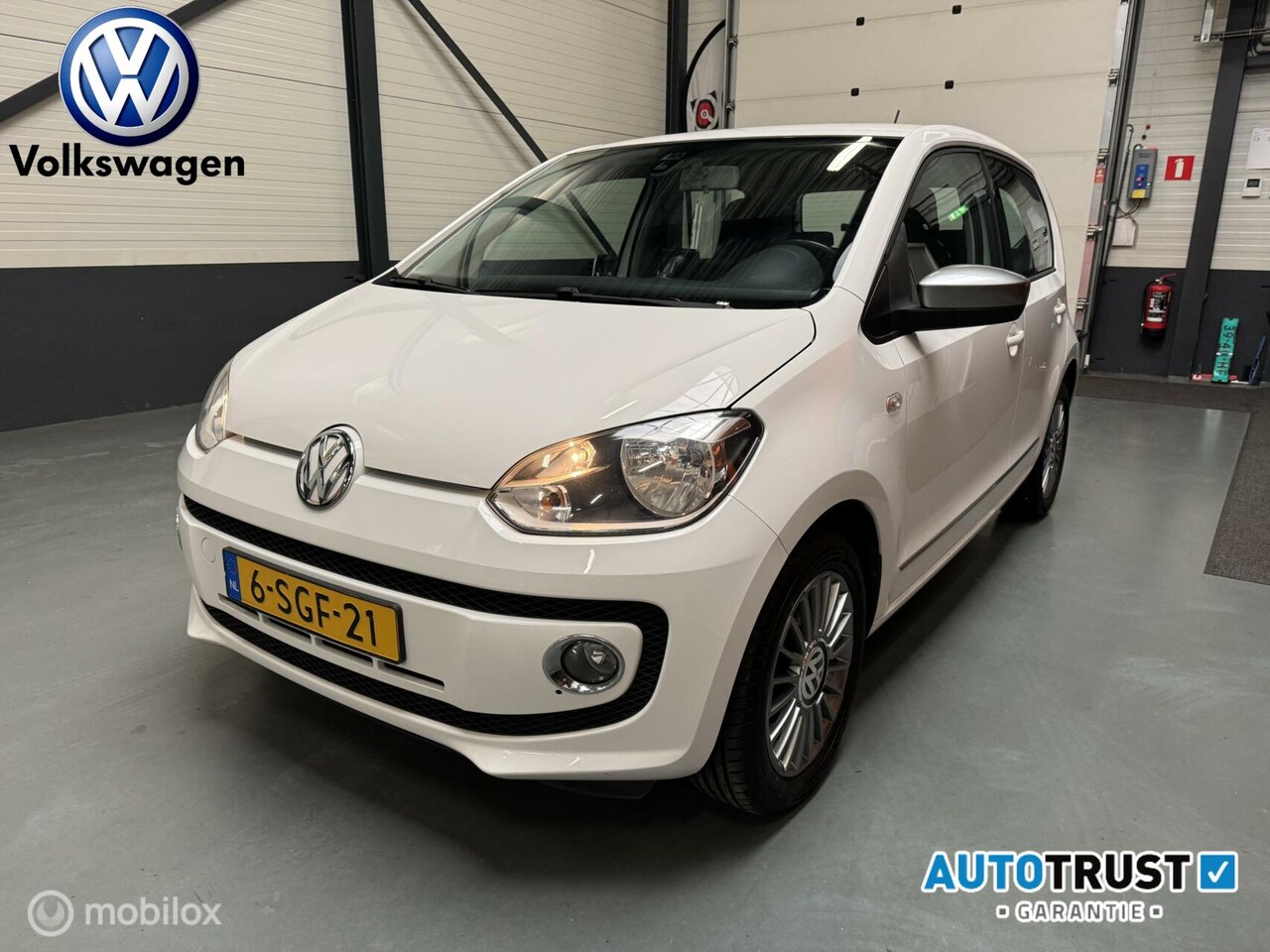 Volkswagen Up! - 1.0 cheer up! Automaat 5-Deurs|Airco|Navi - AutoWereld.nl