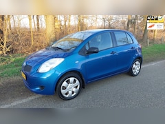 Toyota Yaris - 1.0 VVTi Spirit