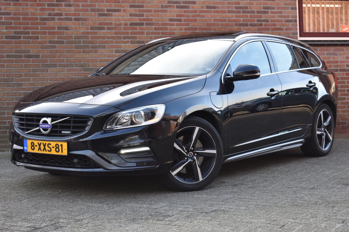 Volvo V60 - 2.4 D6 AWD Plug-In Hybrid R-Design '14 Xenon Leder Clima Navi Cruise - AutoWereld.nl