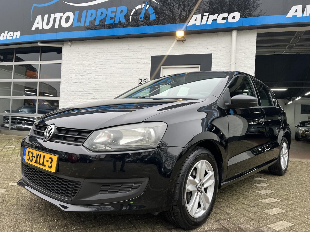 Volkswagen Polo - 1.2 Easyline /5 drs/Nieuwe apk bij aflevering/Lm velgen/Trekhaak - AutoWereld.nl