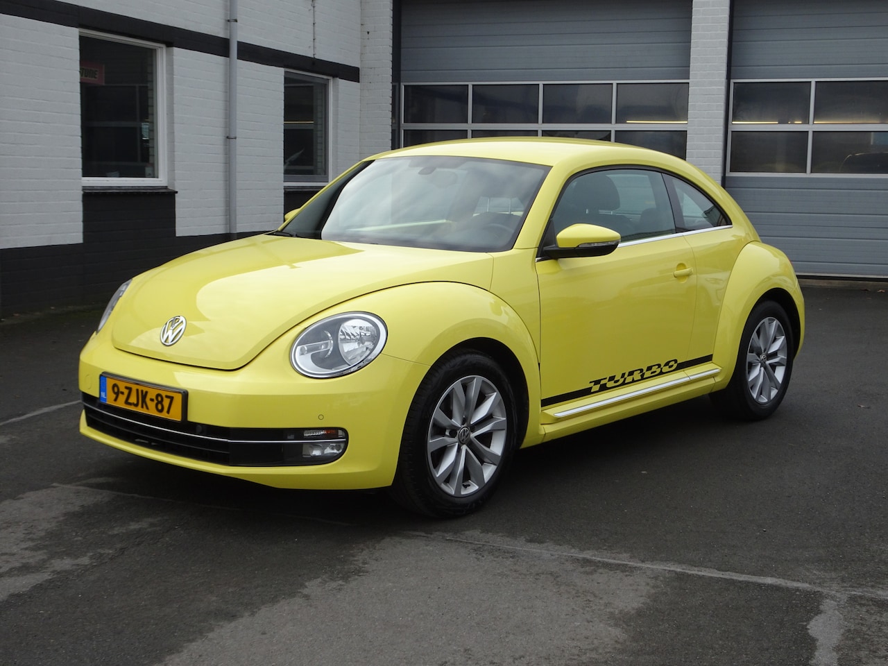 Volkswagen Beetle - 1.2 TSI Trend Airco, cruise controle, parkeersensoren voor en achter, licht metalen velgen - AutoWereld.nl