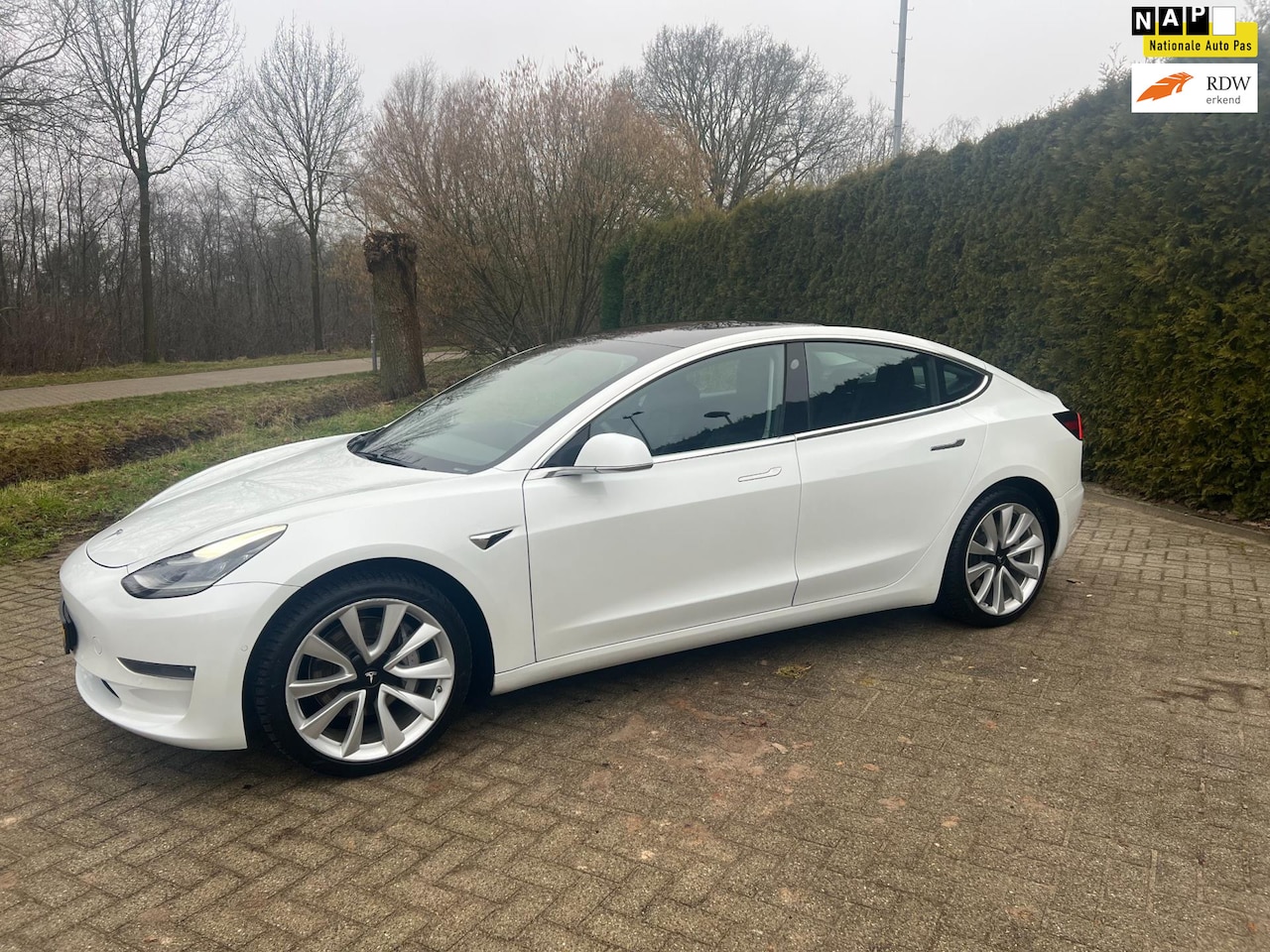 Tesla Model 3 - Long Range RWD Long Range AWD 75 kWh AUTOPILOT VOL LEER - AutoWereld.nl