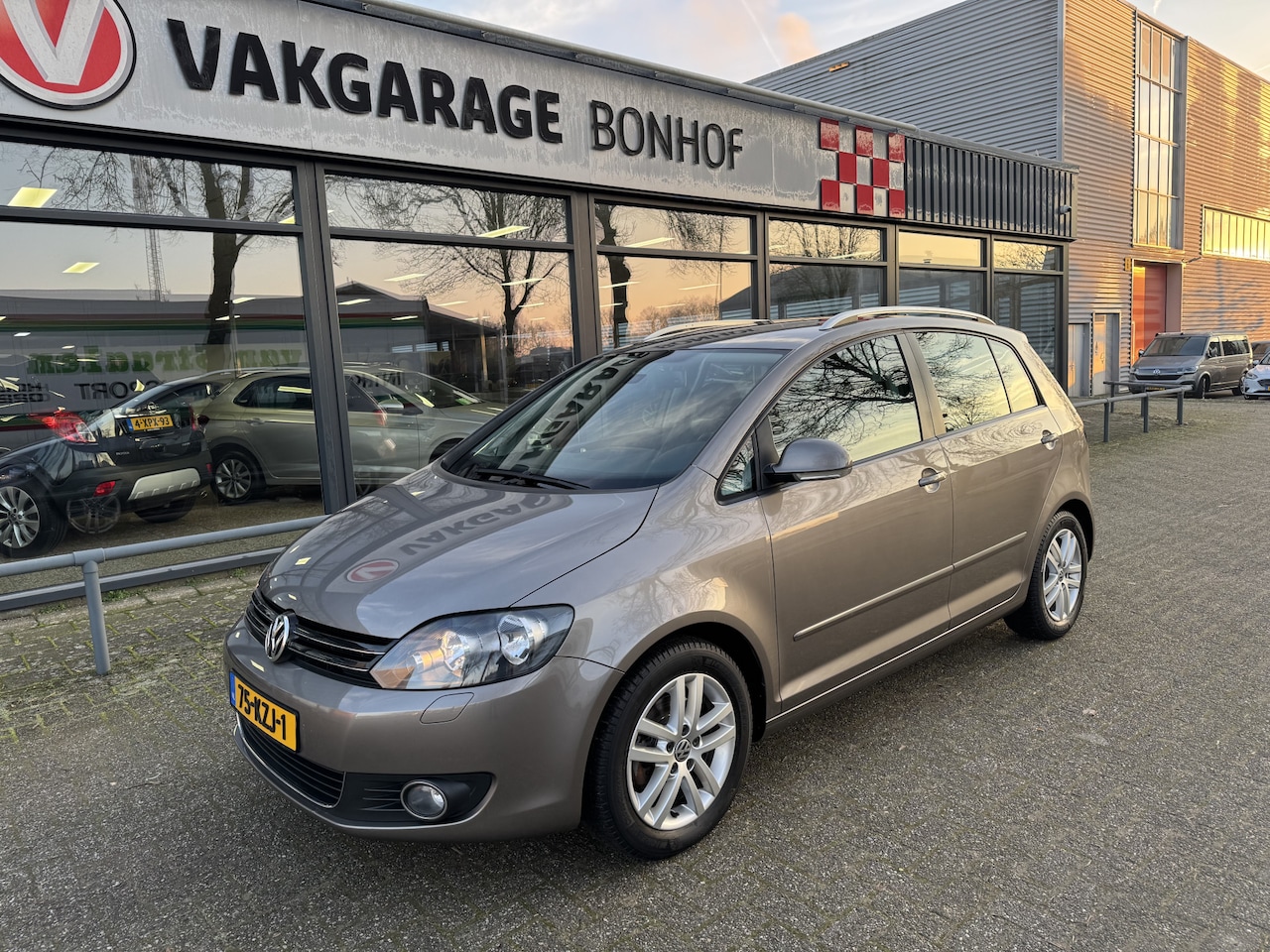 Volkswagen Golf Plus - 1.4 TSI Highline CLIMA-NAVI-CRUISE - AutoWereld.nl