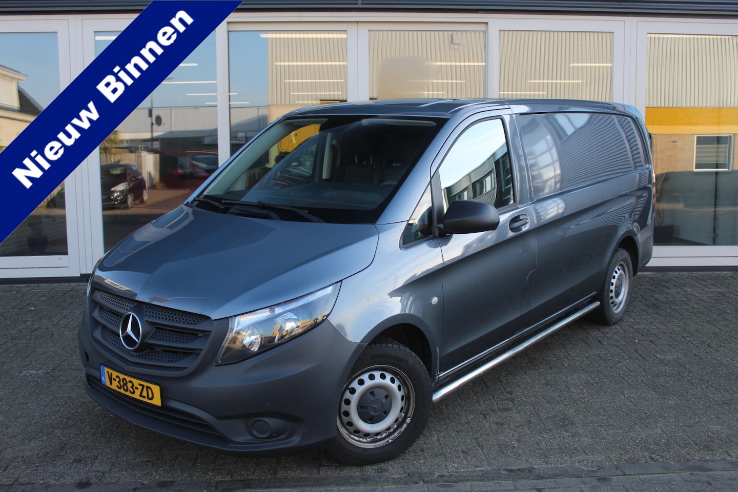 Mercedes-Benz Vito - 111 CDI Lang 111 CDI Lang, Airco, Trekhaak, Prijs Is Rijklaar Ex Btw - AutoWereld.nl