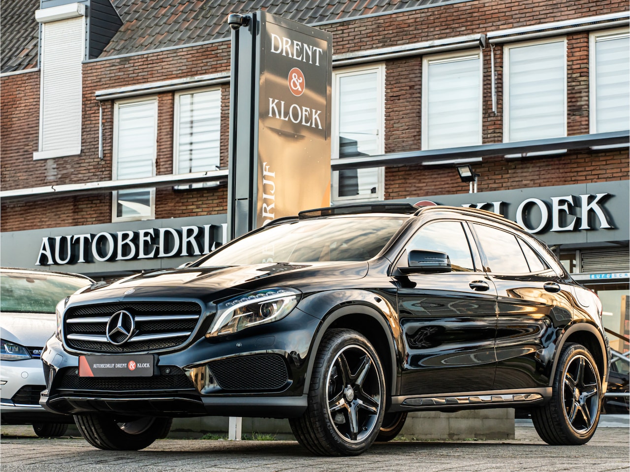 Mercedes-Benz GLA-Klasse - 250 4Matic Prestige PANO 19 INCH CAMERA XENON STANDKACHEL NIGHT PAKKET VOL OPTIES - AutoWereld.nl