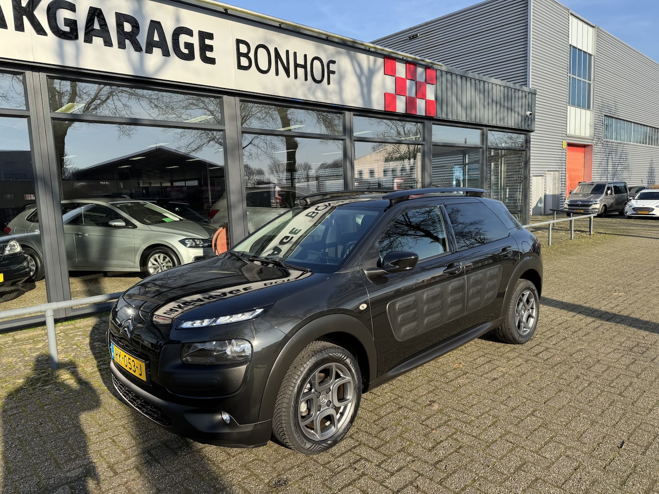 Citroën C4 Cactus - 1.2 PureTech Shine CLIMA-CAMERA-NAVI - AutoWereld.nl