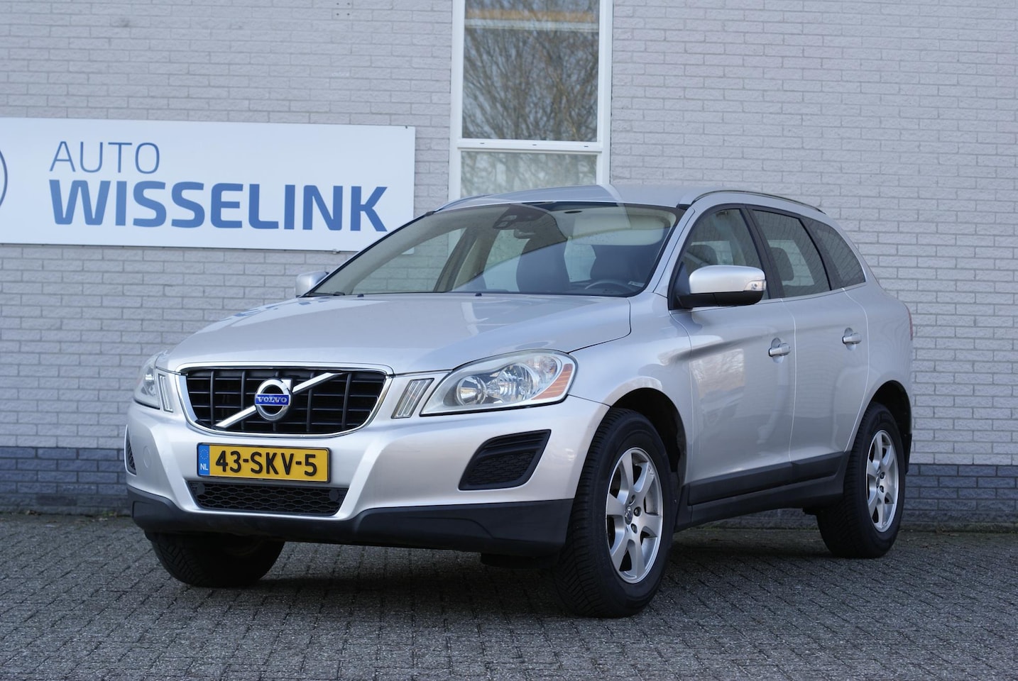 Volvo XC60 - 2.0T Kinetic - AutoWereld.nl