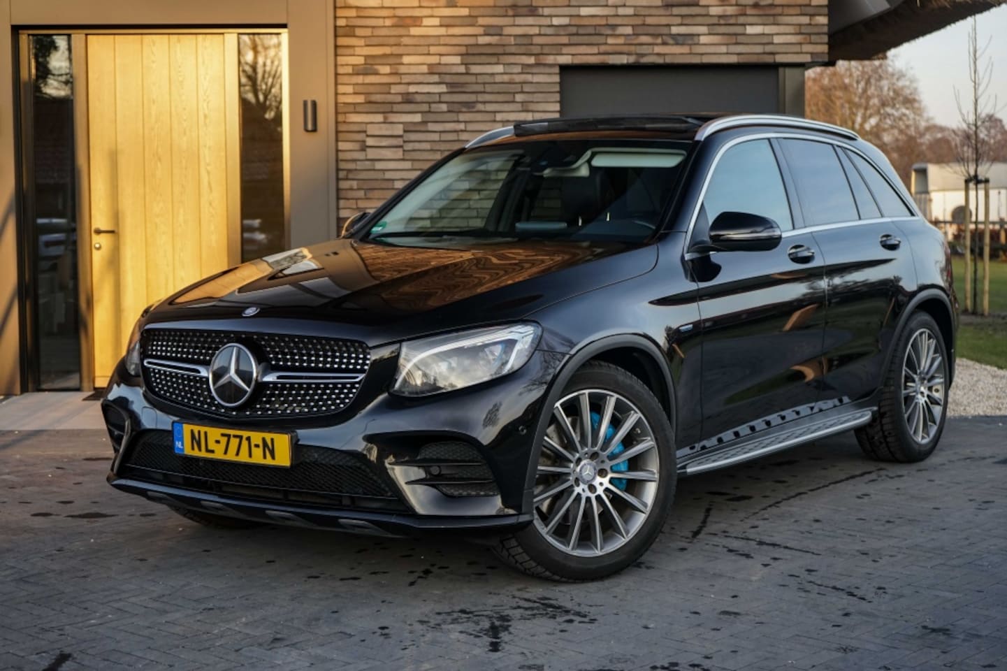 Mercedes-Benz GLC-klasse - 350e 4MATIC AMG Pano/Luchtv/Night/Distr/Burmester/VOL - AutoWereld.nl