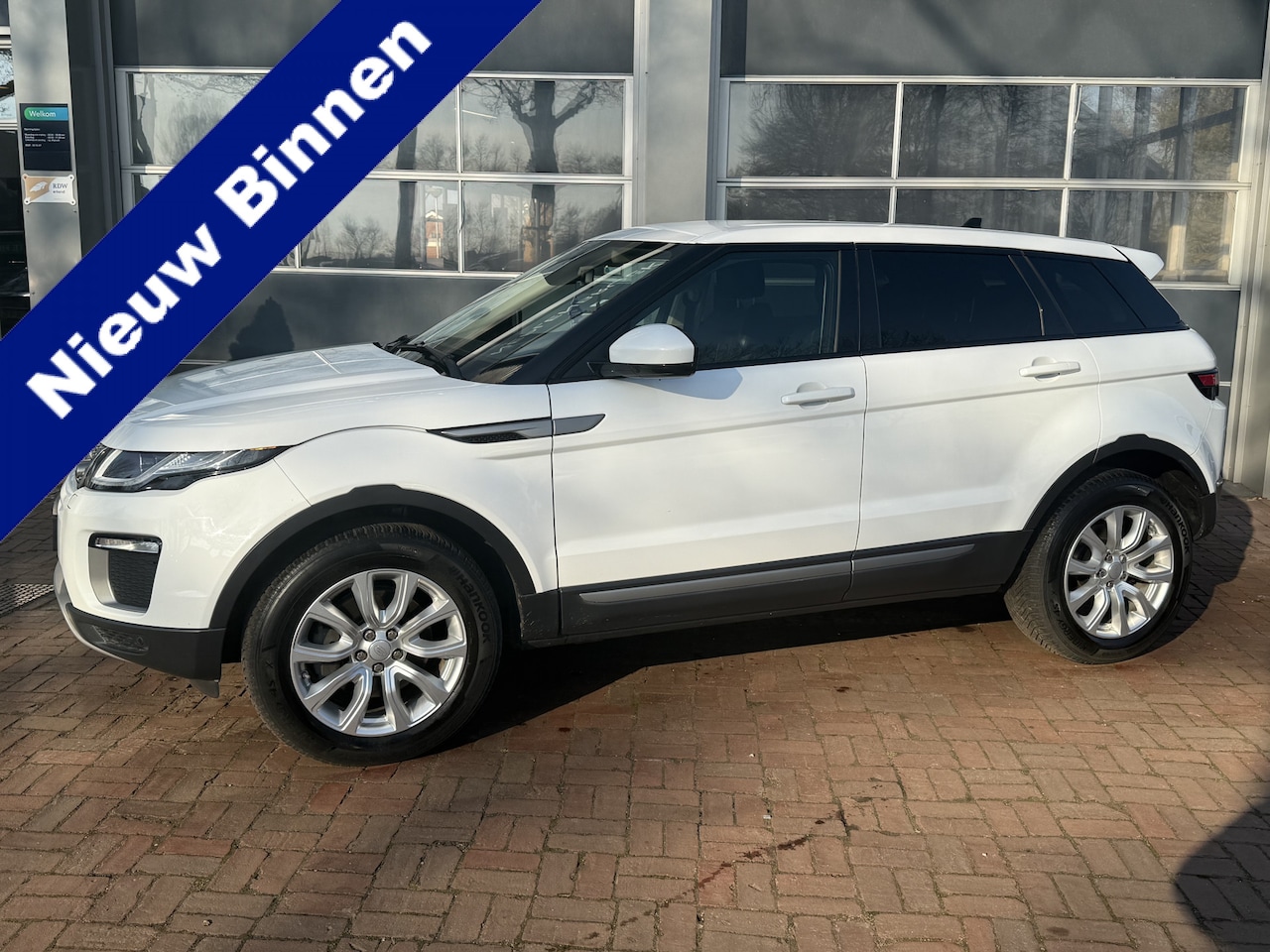 Land Rover Range Rover Evoque - 4WD 2.0 TD4 HSE Automaat,Leer,Trekhaak,Stoelverarming 150PK Dealer onderhouden - AutoWereld.nl