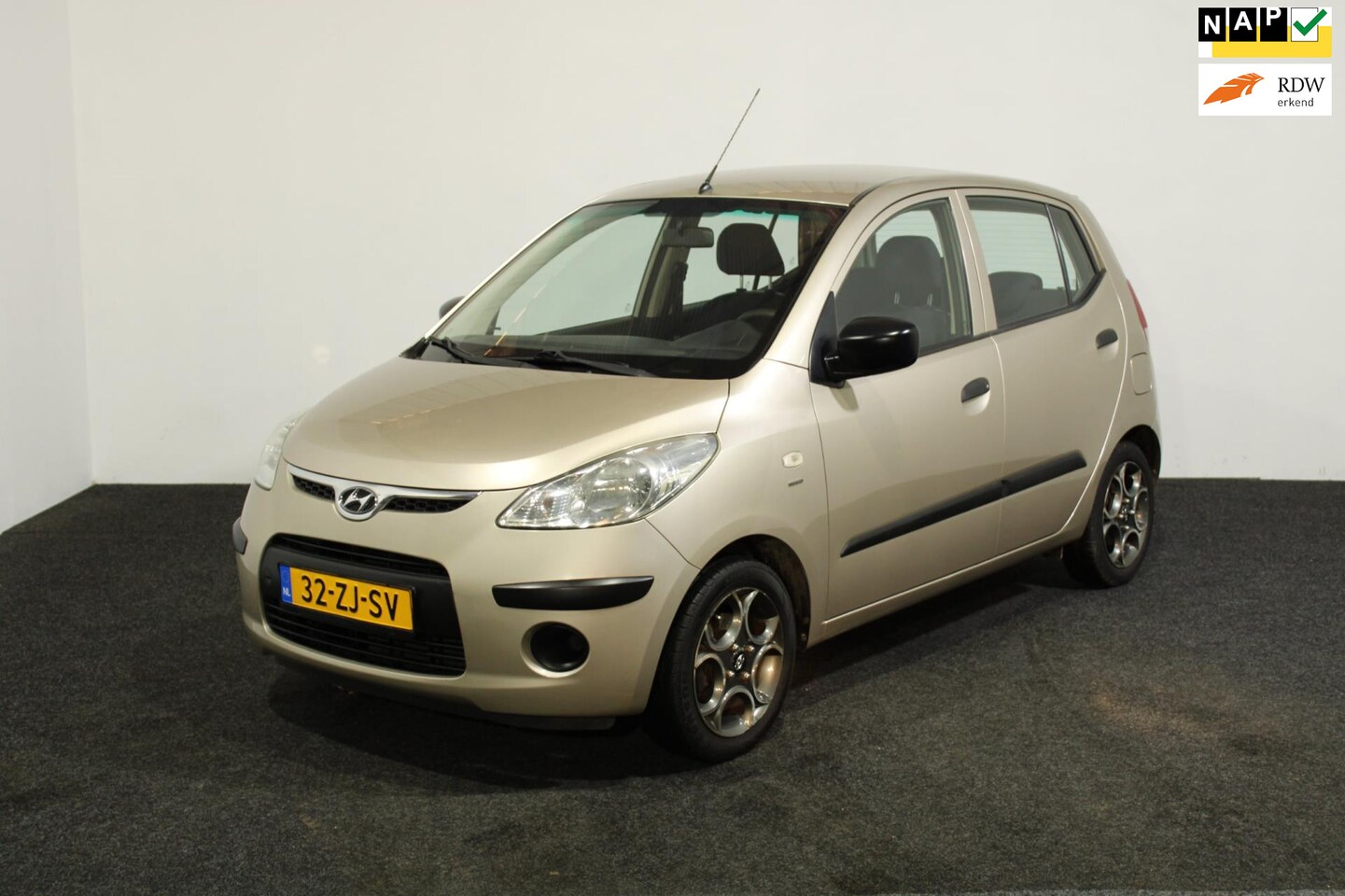 Hyundai i10 - 1.1 Active 5-deurs|Trekhaak |Lm velg | Nwe APK| - AutoWereld.nl