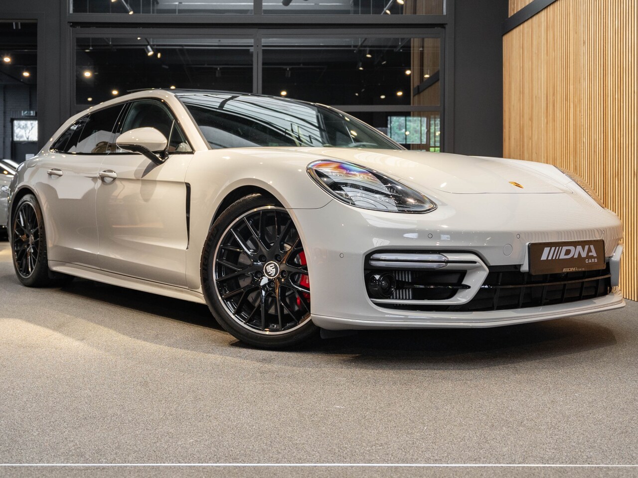 Porsche Panamera Sport Turismo - 4S E-Hybrid 2.9 4S E-Hybrid Volleder Bose - AutoWereld.nl