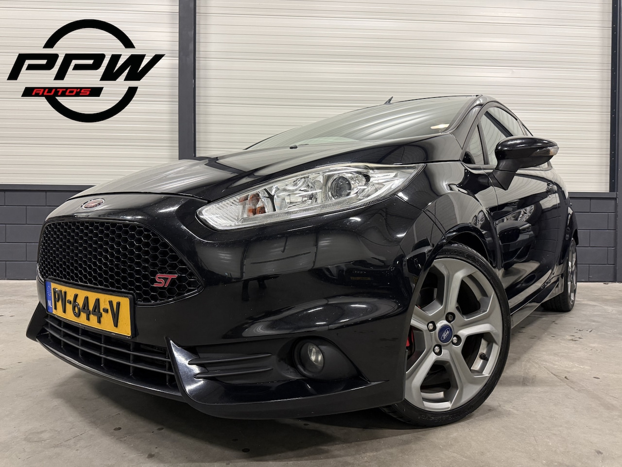 Ford Fiesta - 1.6 ST2 205PK RECARO/NAVI/CAMERA/KEYLESS/LED/SONY/ECC/CRUISE/SFEER/PRIVACY/17"/TOPCONDITIE - AutoWereld.nl