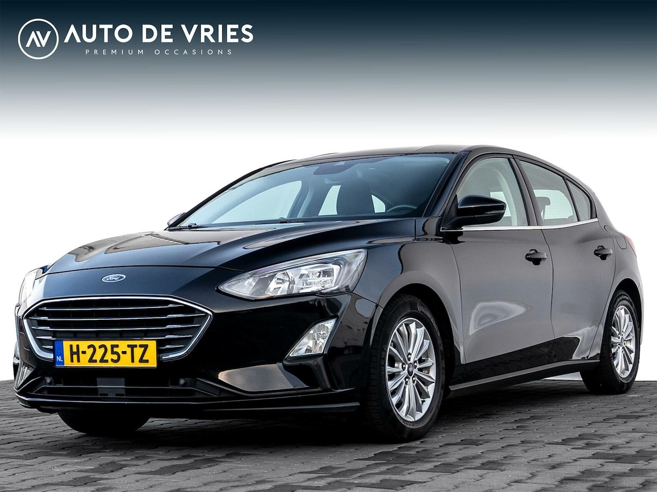 Ford Focus - 1.0 EcoBoost 125pk 5drs. Titanium Business | ECC | LMV | Navigatie - AutoWereld.nl