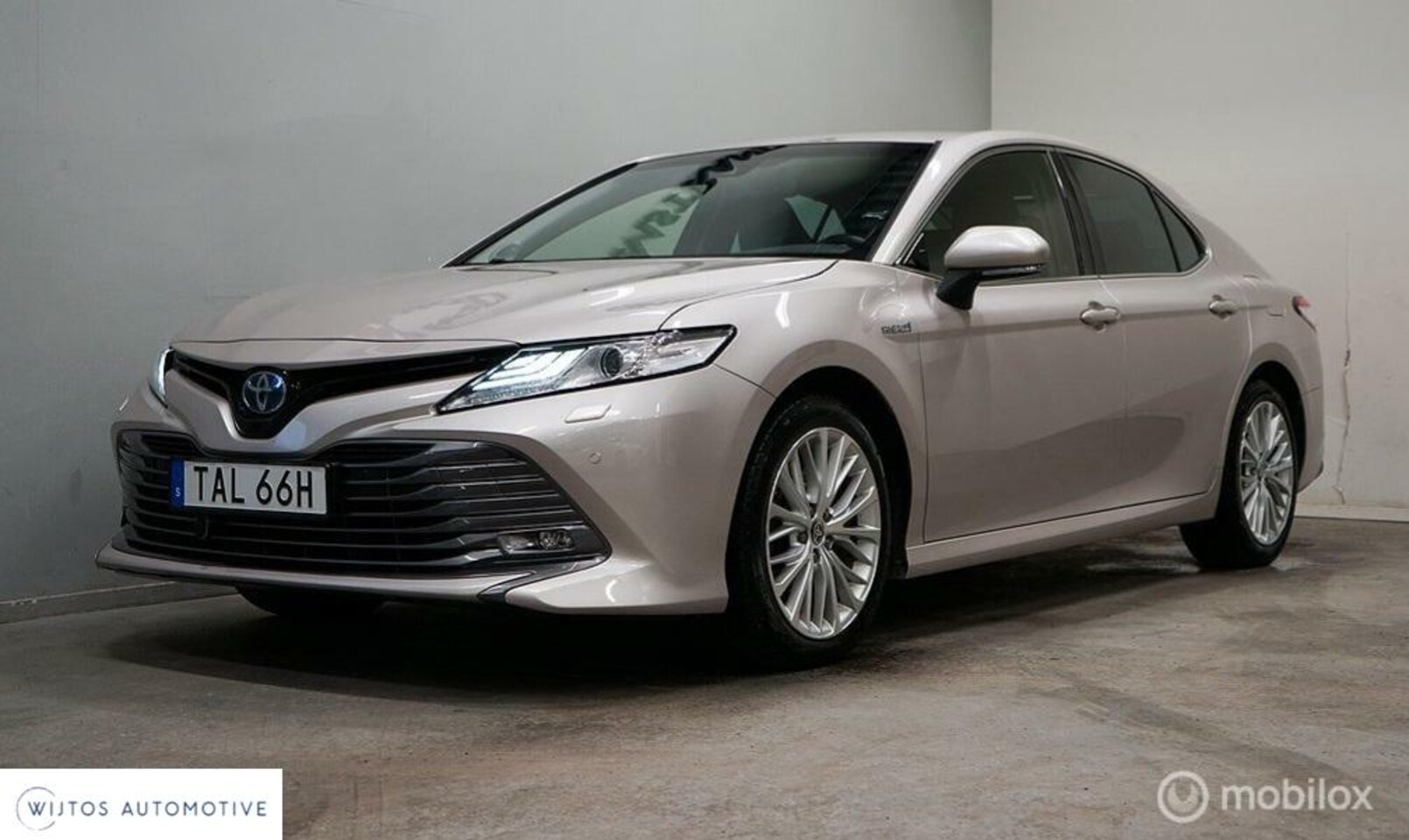 Toyota Camry - 2.5 Hybrid Premium 2.5 Hybrid Premium, JBL, HUD, navi - AutoWereld.nl