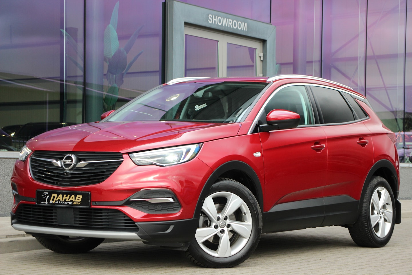 Opel Grandland X - 1.2 Turbo Business Executive | Camera | Keyless | Stoel/stuurverwaming - AutoWereld.nl