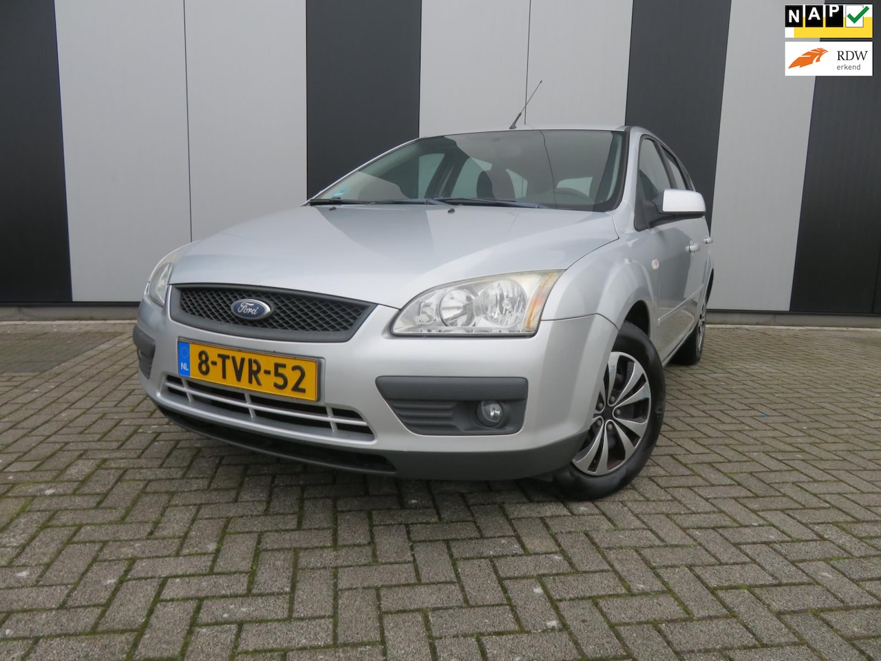 Ford Focus Wagon - 1.6-16V Ambiente 1.6-16V Ambiente - AutoWereld.nl