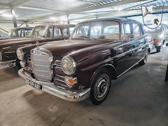 Mercedes-Benz 200-280 (W115) - 200 D