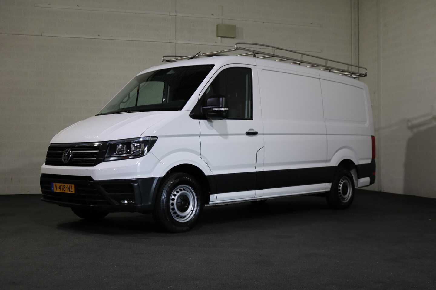 Volkswagen Crafter - 2.0 TDI L3 H2 Airco Navigatie Imperiaal Trap Trekhaak - AutoWereld.nl