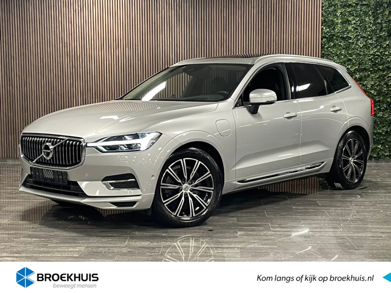 Volvo XC60 - T6 AWD Recharge Inscription | Luchtvering | Bowers & Wilkins | Trekhaak | 360° Camera | He - AutoWereld.nl