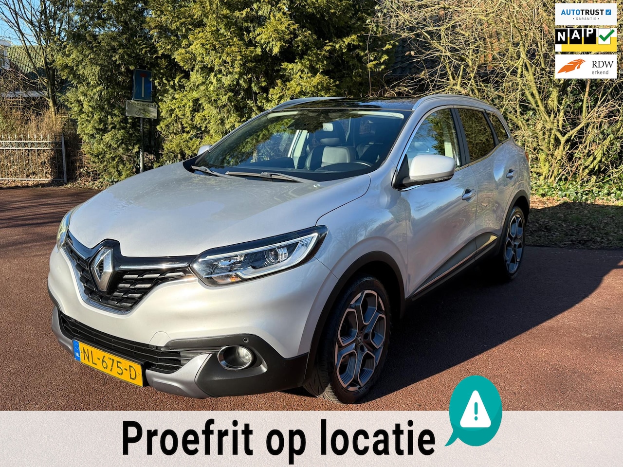 Renault Kadjar - 1.2 TCe Bose / Navi / Pano / PDC / Airco / LM / Apk / Bt / - AutoWereld.nl