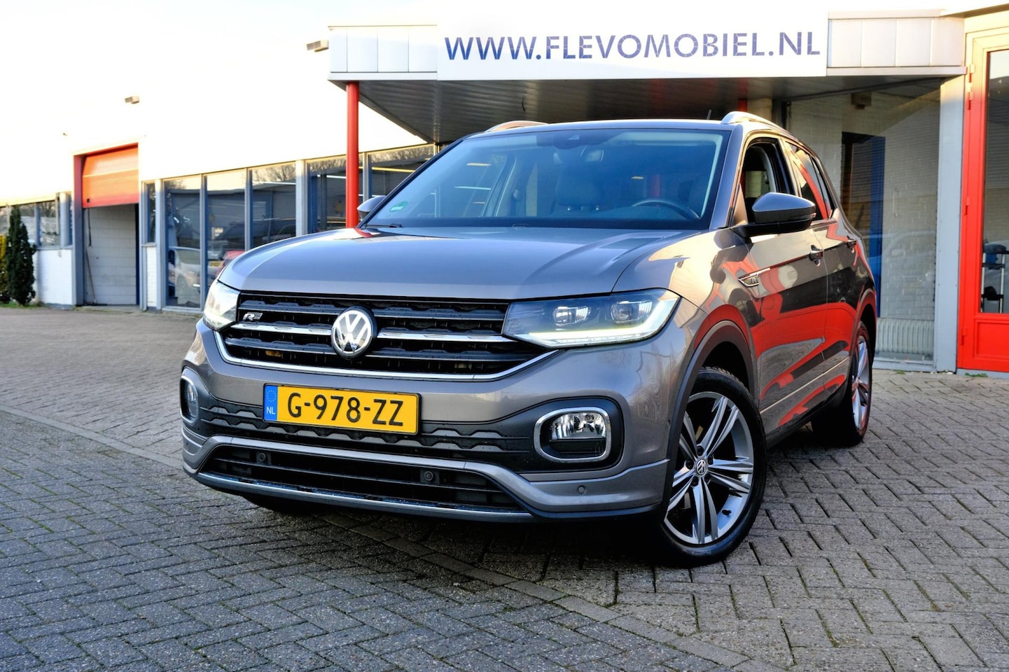 Volkswagen T-Cross - 1.0 TSI Style R-Line Aut. Apple CarPlay|Clima|Cam|LMV|Adapt.Cruise - AutoWereld.nl