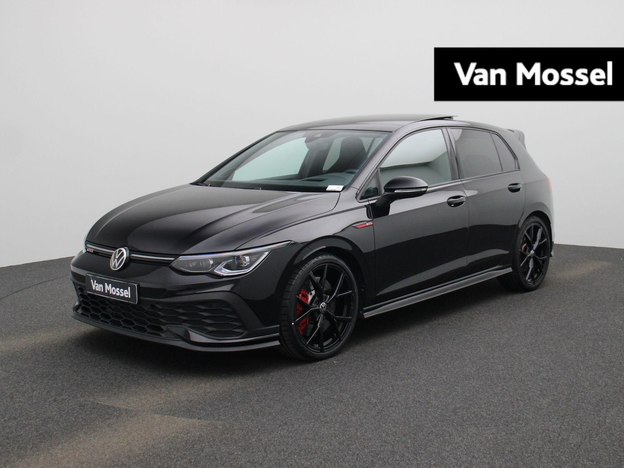 Volkswagen Golf - 2.0 TSI GTI Clubsport | 300 PK | Automaat | Stoelverwarming | Harman & Kardon | Parkeer Ca - AutoWereld.nl