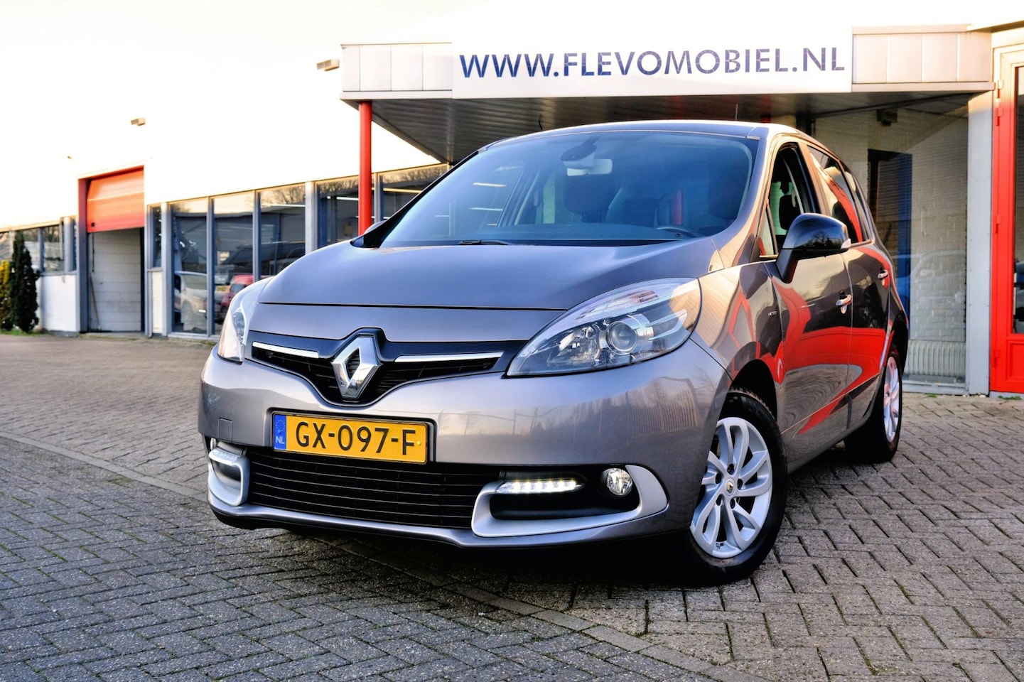 Renault Scénic - 1.2 TCe Limited Navi|Clima|LMV - AutoWereld.nl