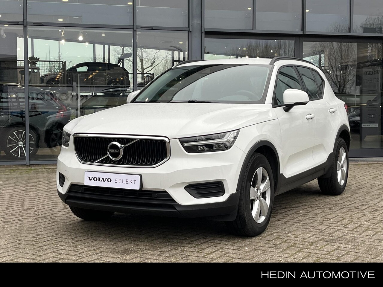 Volvo XC40 - 1.5 T2 Momentum Core | Handgeschakeld! uniek | Slechts 46.000 km | 2 jaar Volvo Garantie - AutoWereld.nl