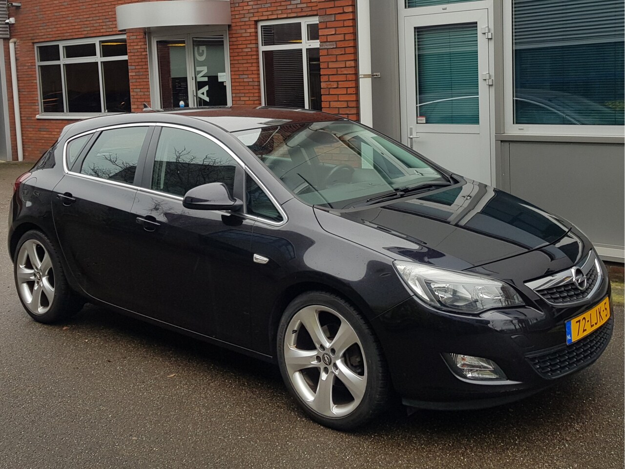 Opel Astra - 1.6 T 180Pk Leder Sportint Navi FlexFix 19" - AutoWereld.nl